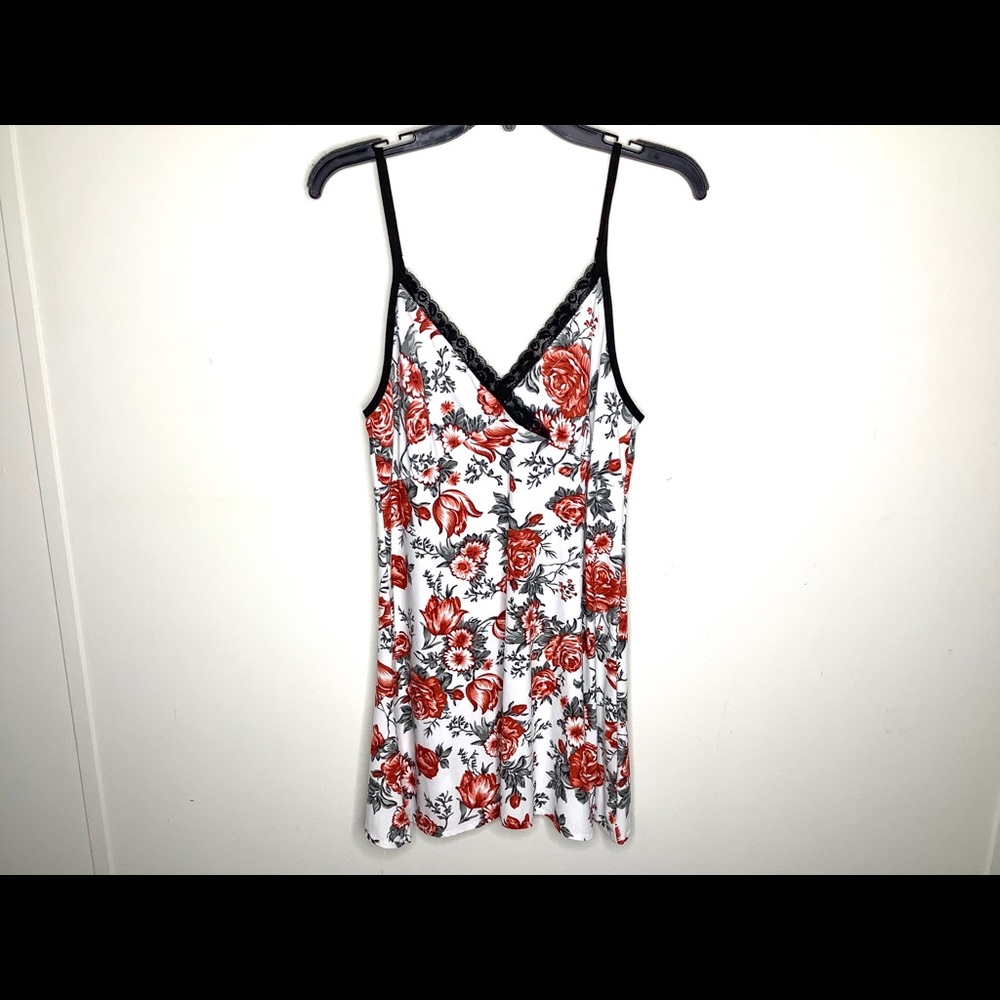 < Red Floral Night Dress >